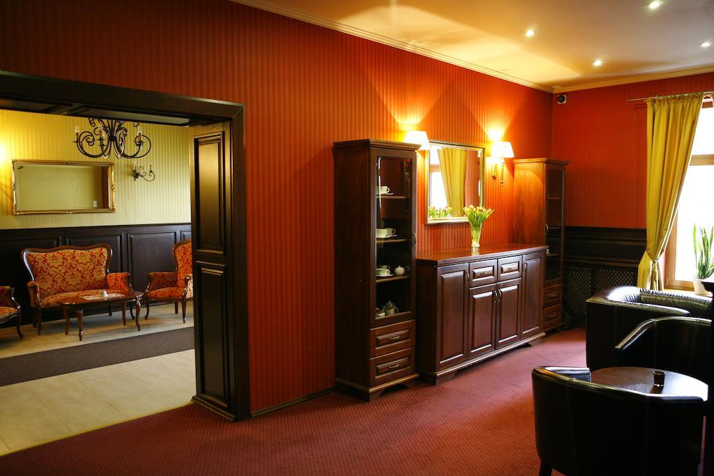 Hotel Zorza Namyslow Exterior photo